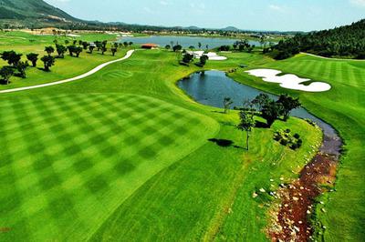 TẠI SAO TỔNG SỐ SÂN GOLF Ở VIỆT NAM CHỈ DỪNG LẠI Ở HÀNG CHỤC ?