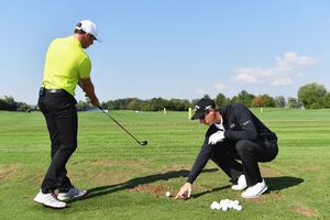 Sự hỗ trợ của huấn luyện viên dạy golf có thật sự cần thiết?