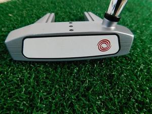 Miếng chèn nóng màu trắng trên Putter Odyssey